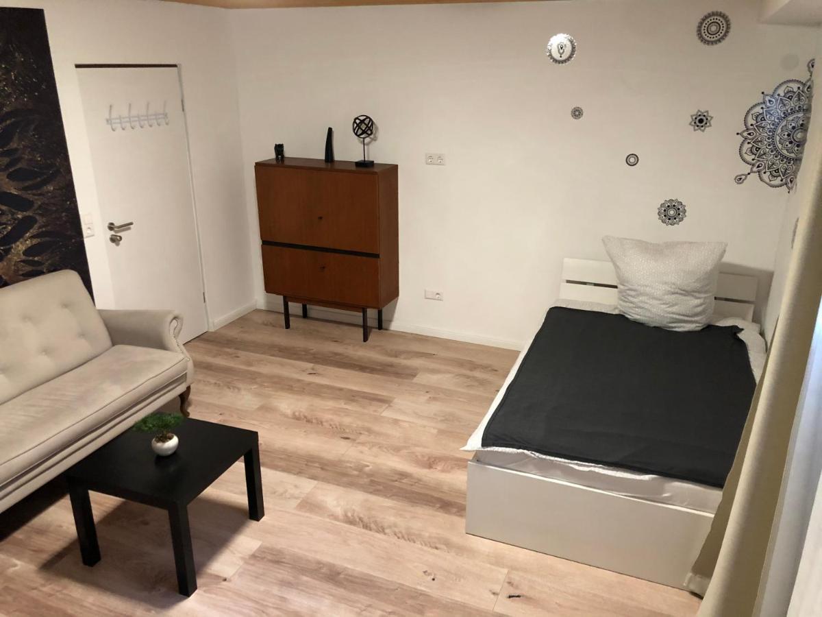 Großzügige Wohnung in Messenähe, Feenzian UG Friedrichshafen Exterior foto