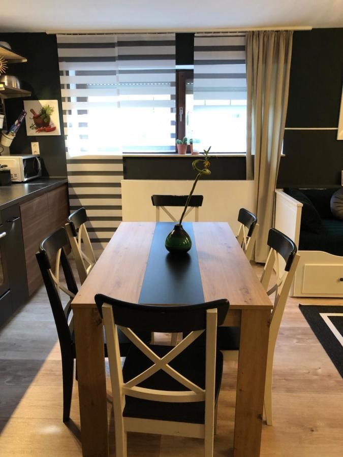 Großzügige Wohnung in Messenähe, Feenzian UG Friedrichshafen Exterior foto
