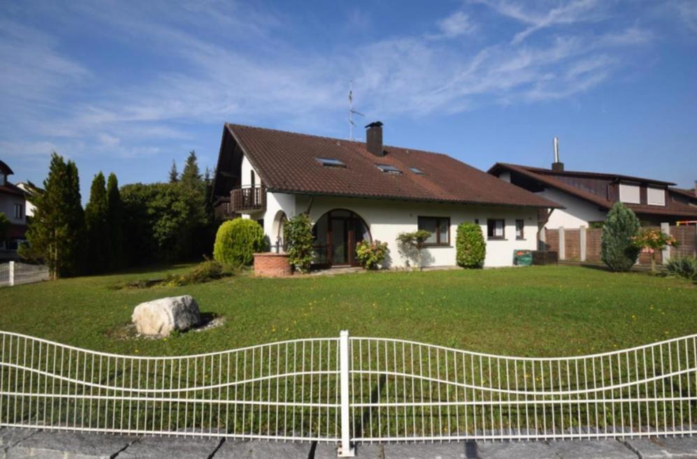 Großzügige Wohnung in Messenähe, Feenzian UG Friedrichshafen Exterior foto